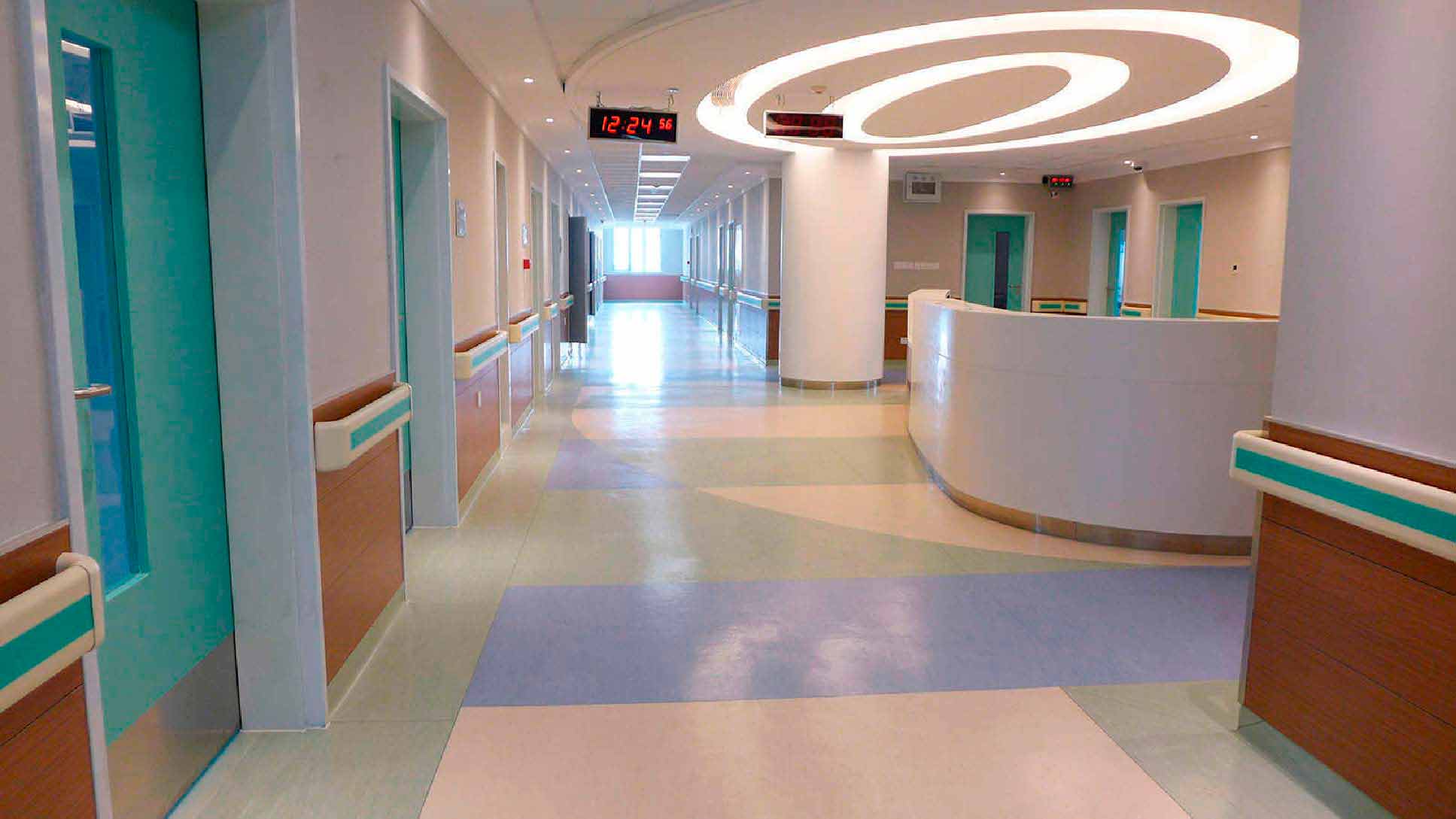 piso vinílico para la recepción de hospitales y quirofanos